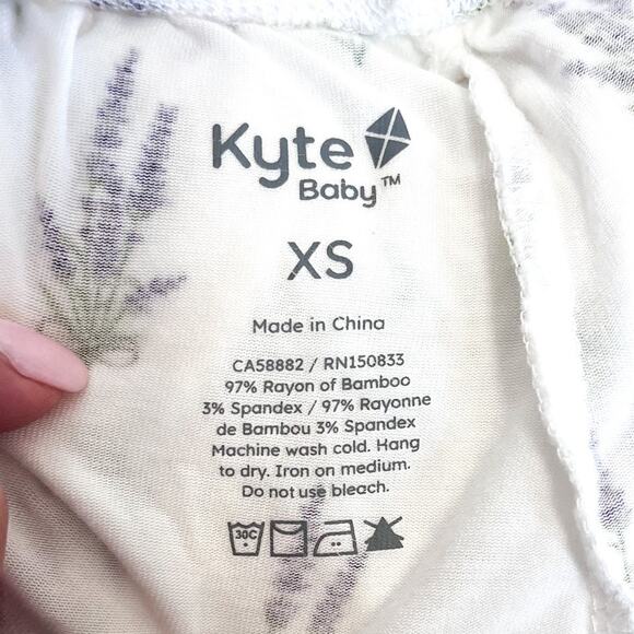 Kyte Baby Lavender Womens Shorts Pajama Set Size XS White Purple Bamboo Cozy - Picture 10 of 10